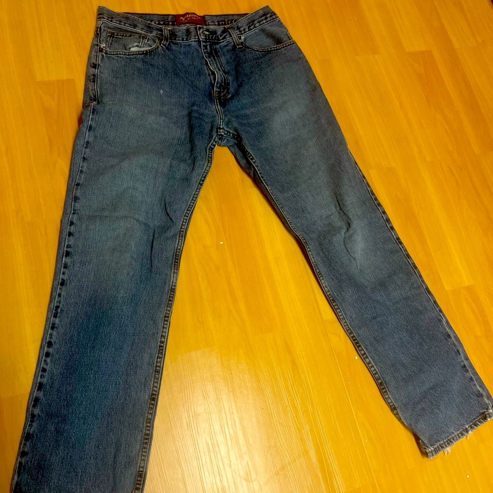 Arizona Jean Company Straight Legged Men’’s Jeans